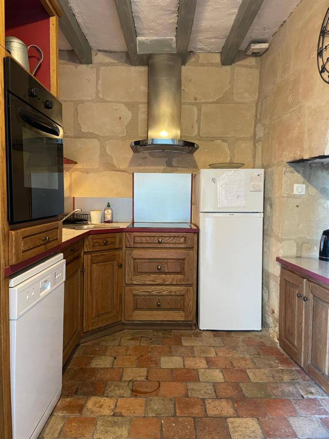 L'Escale Troglo Au Bord De La Loire Souzay-Champigny Exterior foto