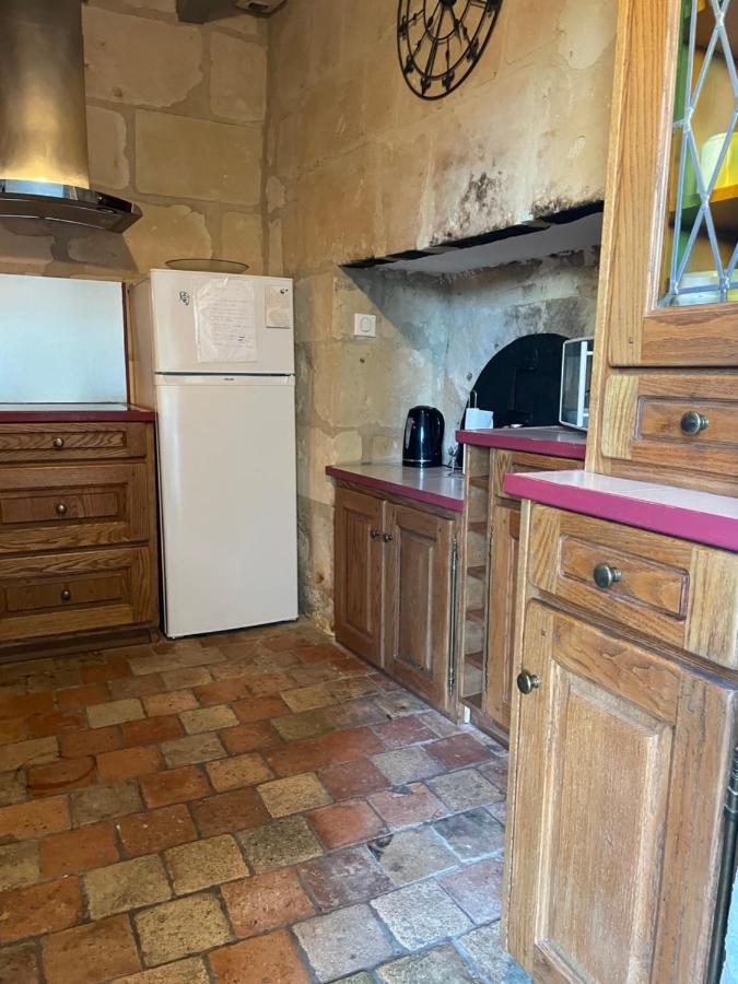 L'Escale Troglo Au Bord De La Loire Souzay-Champigny Exterior foto