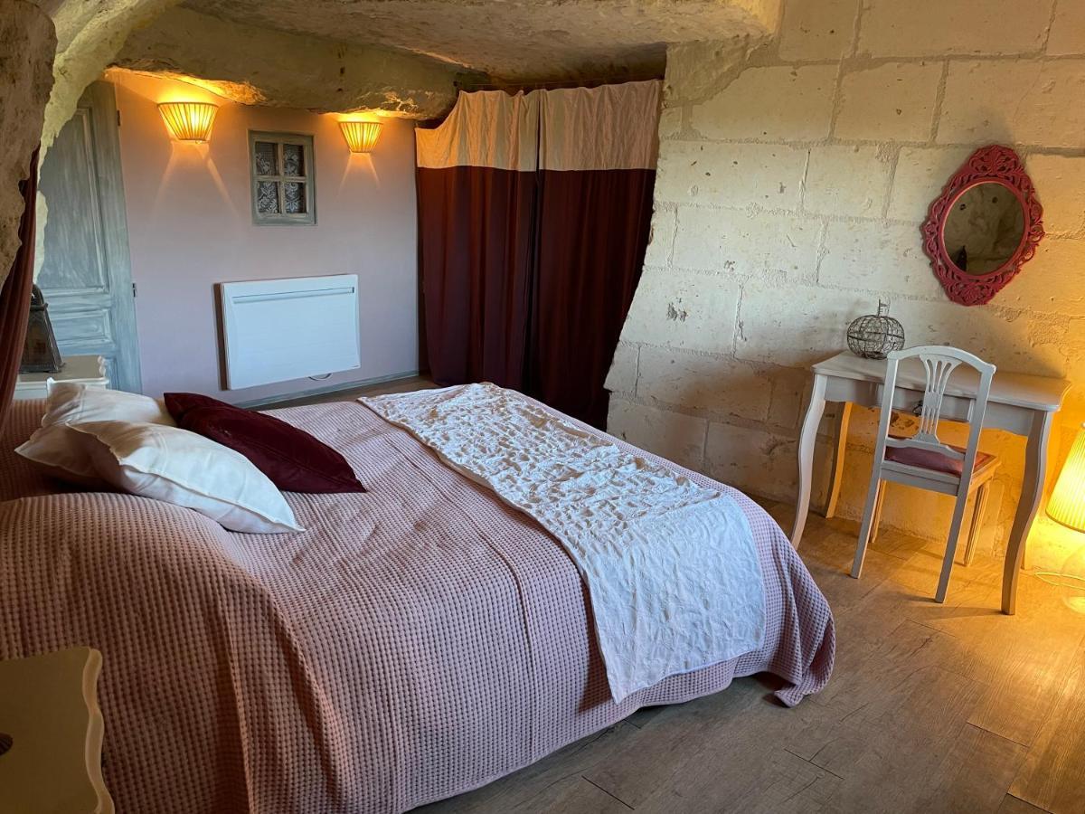 L'Escale Troglo Au Bord De La Loire Souzay-Champigny Exterior foto