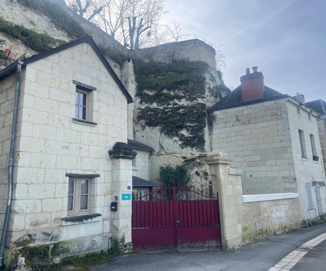 L'Escale Troglo Au Bord De La Loire Souzay-Champigny Exterior foto